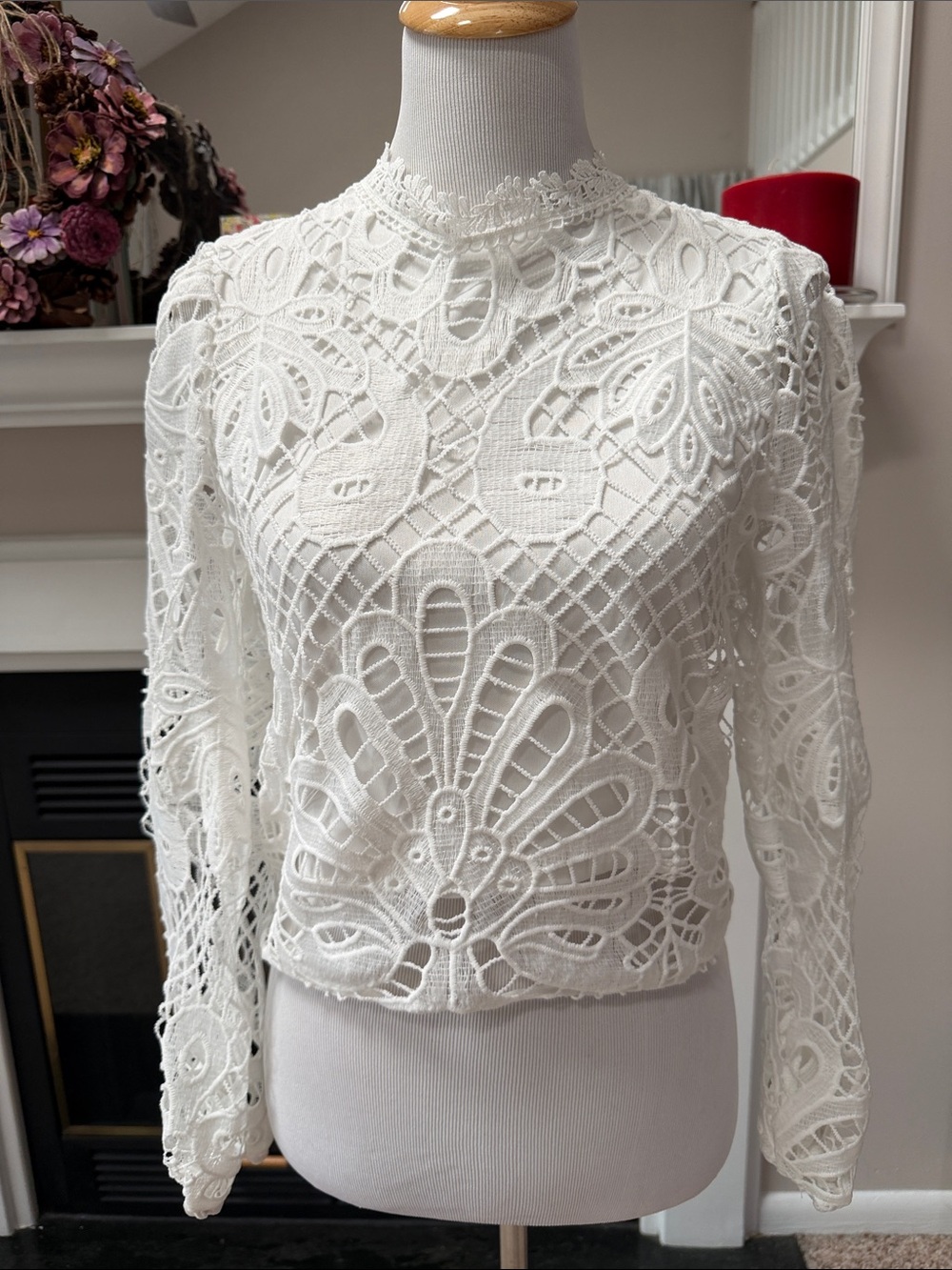 Women's White Crochet Lace Long-Sleeve Top